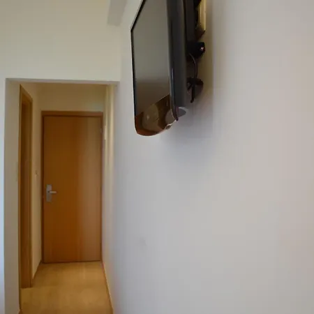 Mouria & Bed & Breakfast 3*