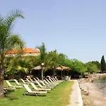 Mouria & Bed and Breakfast